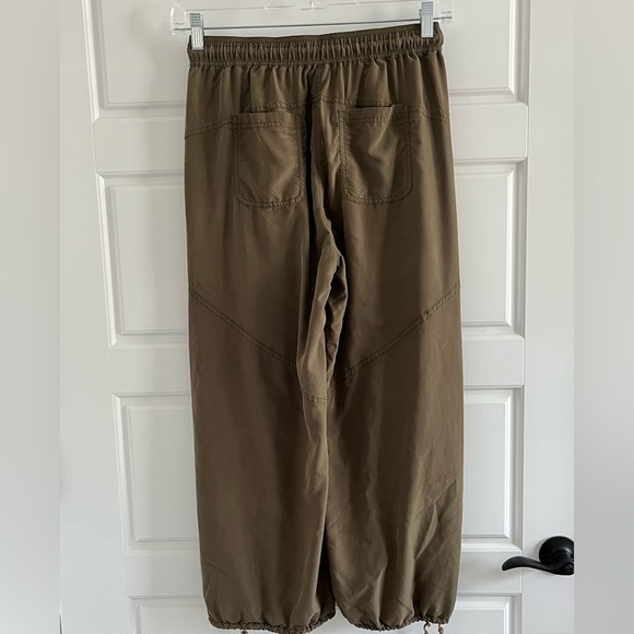Anthropologie Parachute Pants Olive Green Pull On Cropped Streetwear Size XS - Picture 8 of 14